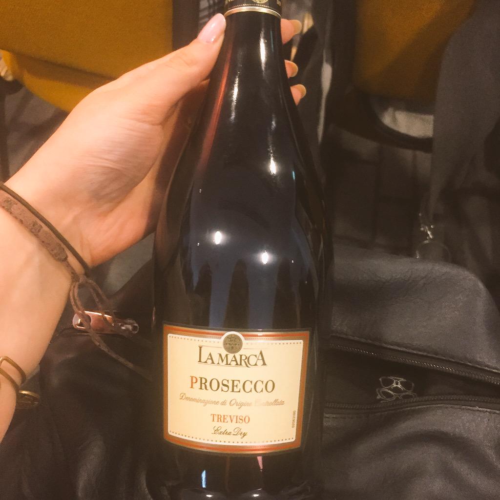 imCommunityMgr's tweet photo. Just won a bottle of prosecco for my stalking/twitter skills here at @GrowthHackTalks #ght15 DELIGHTED! http://t.co/C56090P1ZS