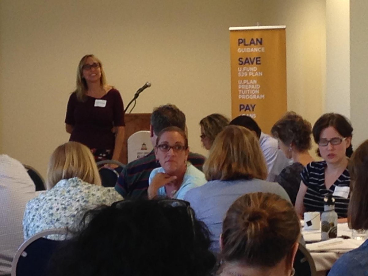 msavery1's tweet photo. MEFA's Julie Shields-Rutyna training a full house of financial aid volunteers! @MEFAtweets @MASFAAnews http://t.co/xS4CUlEL4x