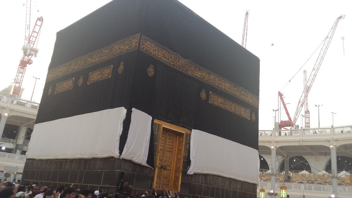 Canadian_Muslim's tweet photo. The holy Kaaba http://t.co/ZvJeTWrlay