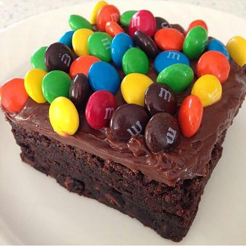 JBPostres's tweet photo. Hacemos lo que nos pidan #InnovaciónEmpresarial #SoyUniCaribe #BrowniesJB #JBPostres #LoHacemosConAmor 👌🍫🍪🍬😍 http://t.co/tUIwZlqixw