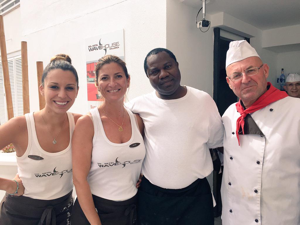 SolHouseCalvia's tweet photo. What do you fancy? Our #poolbarstaff will be pleased to serve you. #wavestaff http://t.co/R9i174DRpu