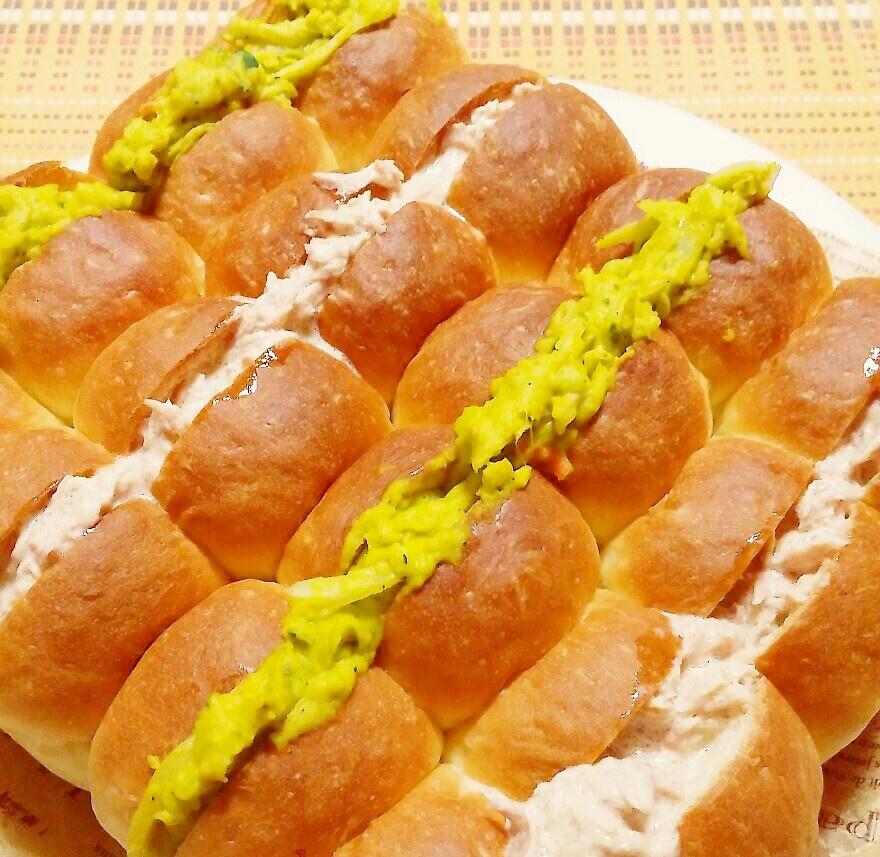 はるこ しゃなママのチーズバーガーちぎりパン を参考にとりあえず焼いてみたはいいが具がなくてかぼちゃサラダとツナマヨというなんとも寂しげな感じになってしまった でもパンがふわふわで美味しかったー しゃなママ ちぎりパン Http T Co はるこ しゃなママのチーズバーガーちぎりパン を参考にとりあえず焼いてみたはいいが具がなくてかぼちゃサラダとツナマヨというなんとも寂しげな感じになってしまった でもパンがふわふわで美味しかったー しゃなママ ちぎりパン Http T Co