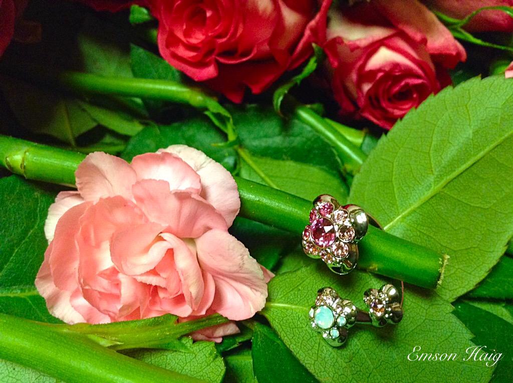 Summer may be coming to an end but we can be reminded all year round with these flower themed jewels 💎 <a href="/swarovski/">swarovski</a>