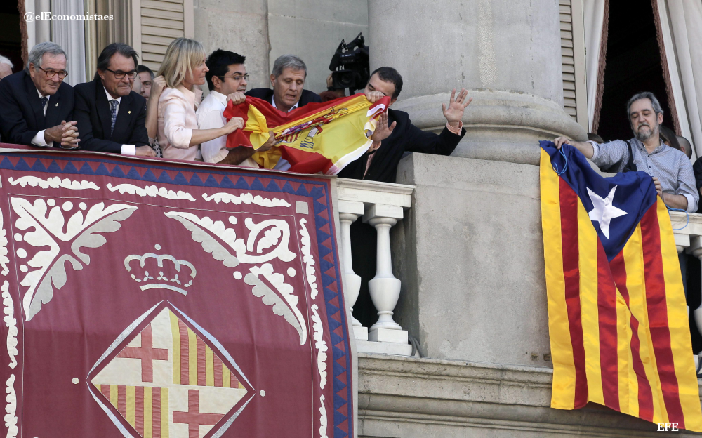 elEconomistaes's tweet photo. Esto es lo que ha pasado en el Ayuntamiento de Barcelona http://t.co/wAIPaEJ7GL http://t.co/5kehX6tZqg