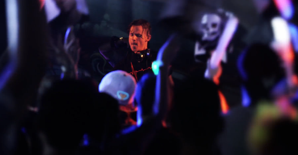 AKGaudio's tweet photo. #YourShotUSA keeps making waves at @WetRepublic with DJ @dddarkheart. Hear his slammin set http://t.co/vyP2lqfwqz http://t.co/OqW52FOHEA