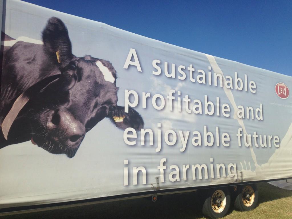 jedhunt3's tweet photo. Doesn't everyone want to be a farmer? #fsr2015 http://t.co/4e29TLznip