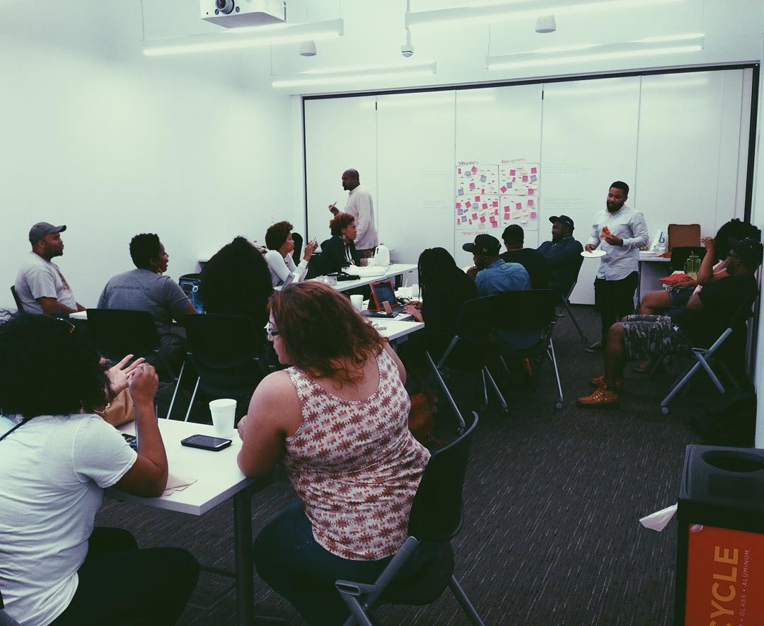 BRHNDS's tweet photo. Think tank with the collective. #CCFIV #shutupandcreate #TheCreated #blkcreatives http://t.co/W8jz2Eor7z