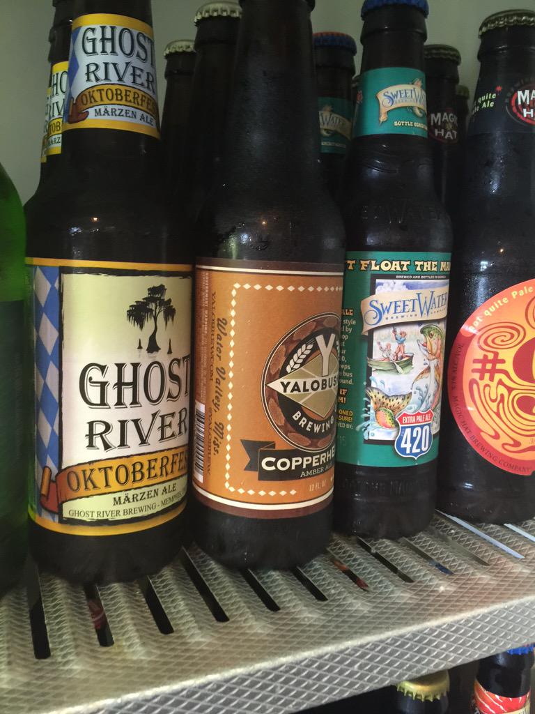 YaloWes's tweet photo. @NeonPigCafe has @YaloBrew Copperhead and River Ale as well as great food http://t.co/tsvOqnyoPT