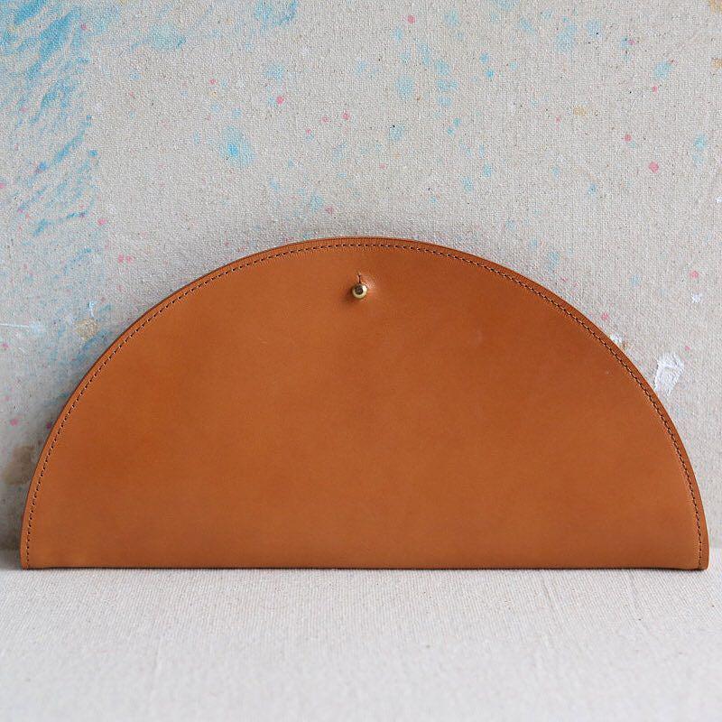 One left. Our most beautiful <a href="/sarabarner/">Sara Barner</a> leather clutch is now in our SALE. Love! xo, More… ift.tt/1G4XI5m