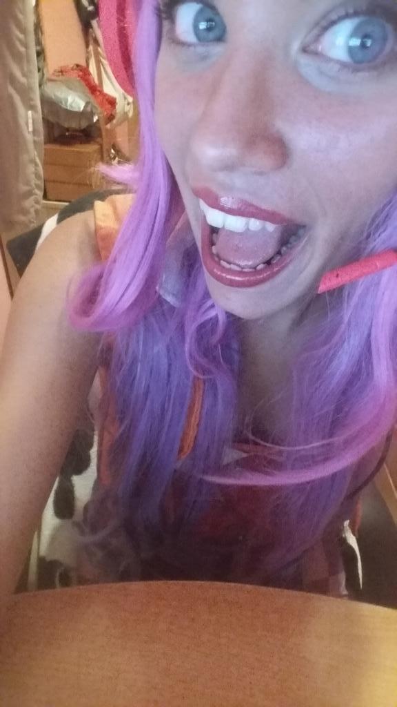 nooeemiiyuunaa's tweet photo. Sobre las 22:00-22:30 estaré por twitch con León #resdientevil2 http://t.co/FtcWMA4B2W