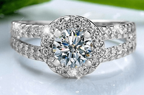 VCareSaverClub's tweet photo. £10 for an #18ct White #Gold-Plated Ring, with #Swarovski Elements http://t.co/yy2T0VaHl5 http://t.co/GusUuqy5rX