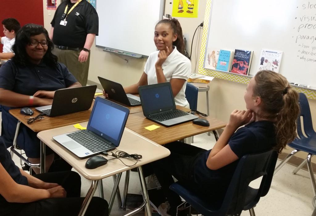 feldmantech's tweet photo. Pictures of S's setting up their #streambooks from the past week!  @HP @ConstellationOH @GoogleForEdu #gafe http://t.co/P8WwM9Gdph