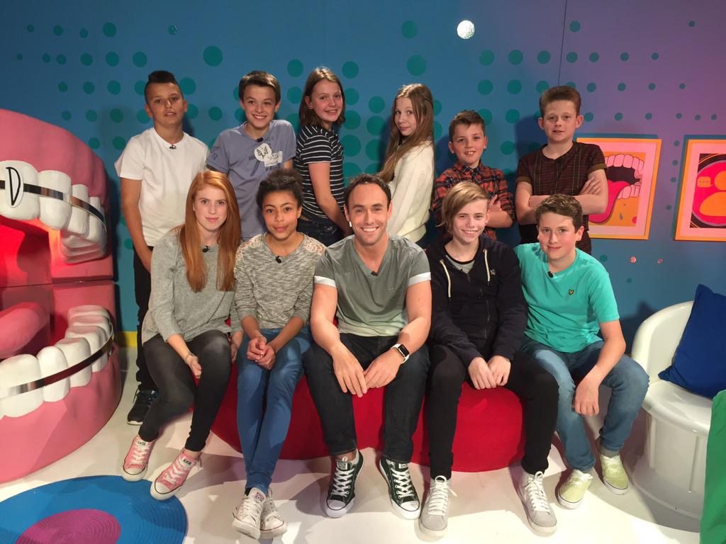 ahj's tweet photo. Criw @llondceg heddiw yn siarad am gwahaniaethau a hyder! #LlondCeg http://t.co/mvYc88jfsd