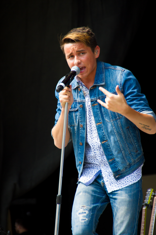 dauphincfest's tweet photo. #TBT @JordanMcIntosh at #cfest2015. Buy tickets to see Jordan w/ @BrettKissel #AirwavesTour http://t.co/uuaDpc9s9N http://t.co/98EcEM48it
