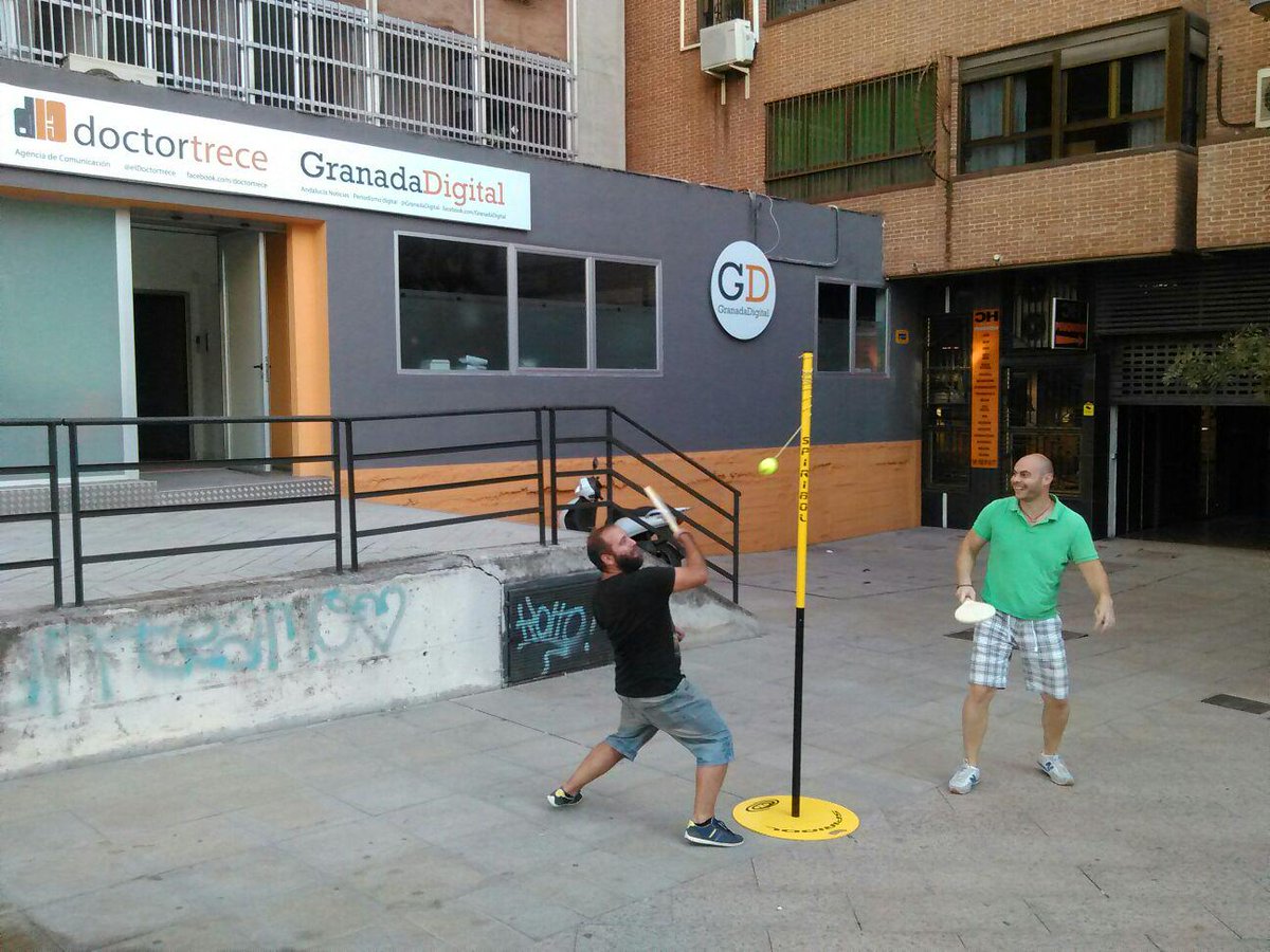 doctortrece_'s tweet photo. .@eldoctorTrece y @granadadigital juegan al @Spiribol @FSpiribol http://t.co/u483JrTRcS | http://t.co/ee1JZ94LWS http://t.co/6QJcfqwKbP