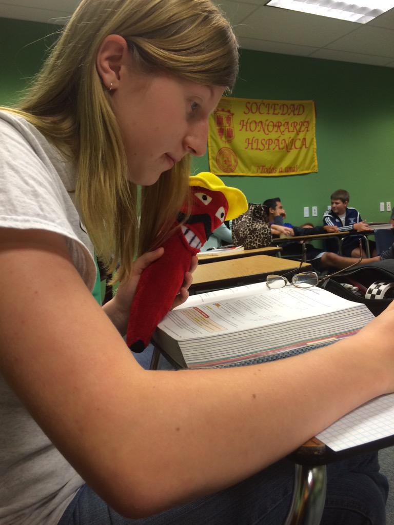 Senor_Caliente's tweet photo. Helping Sarah with math... Dos plus dos equals cuatro http://t.co/04OrdXhxcy