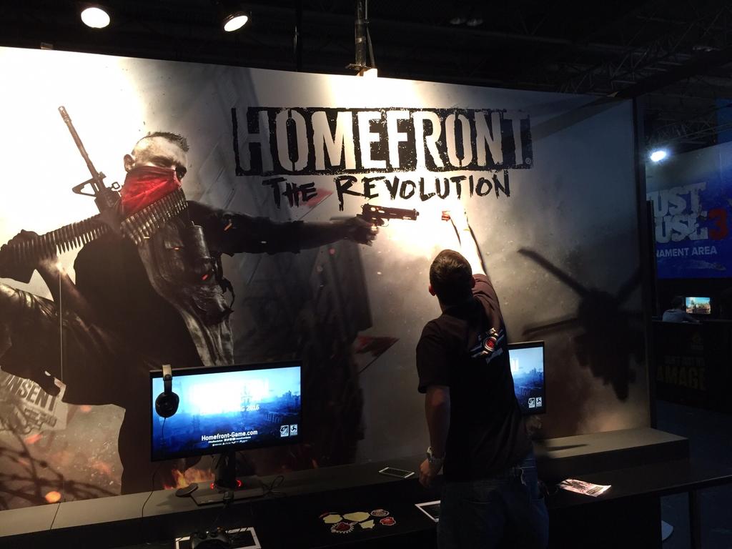 OC3D's tweet photo. @ASUS_ROGUK @ASUSUK caught in the act!!!! #EGX2015 #tinytomlogan http://t.co/IfGo8eCXUh