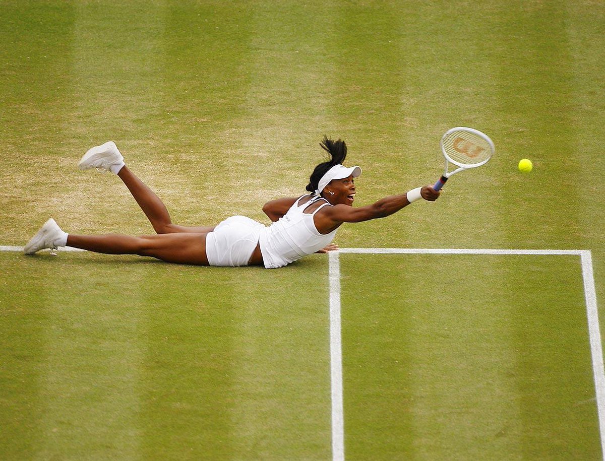 EleVenbyVenus's tweet photo. #TBT 2007 - #WhateverItTakes edition! Returning point in 4th round #Wimbledon &amp; a win over Sharapova 6-1, 6-3. http://t.co/NcfniHdSuj