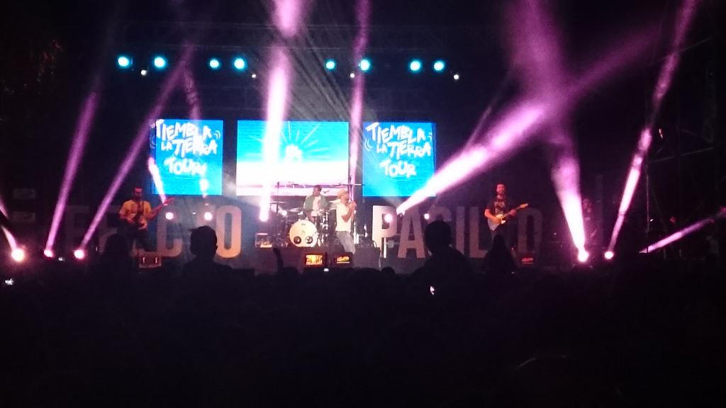 RaulM2Music's tweet photo. Ya en directo @efectopasillo en #Carthago40Pop #TiemblaLaTierraTour http://t.co/2QjH8XXRnN