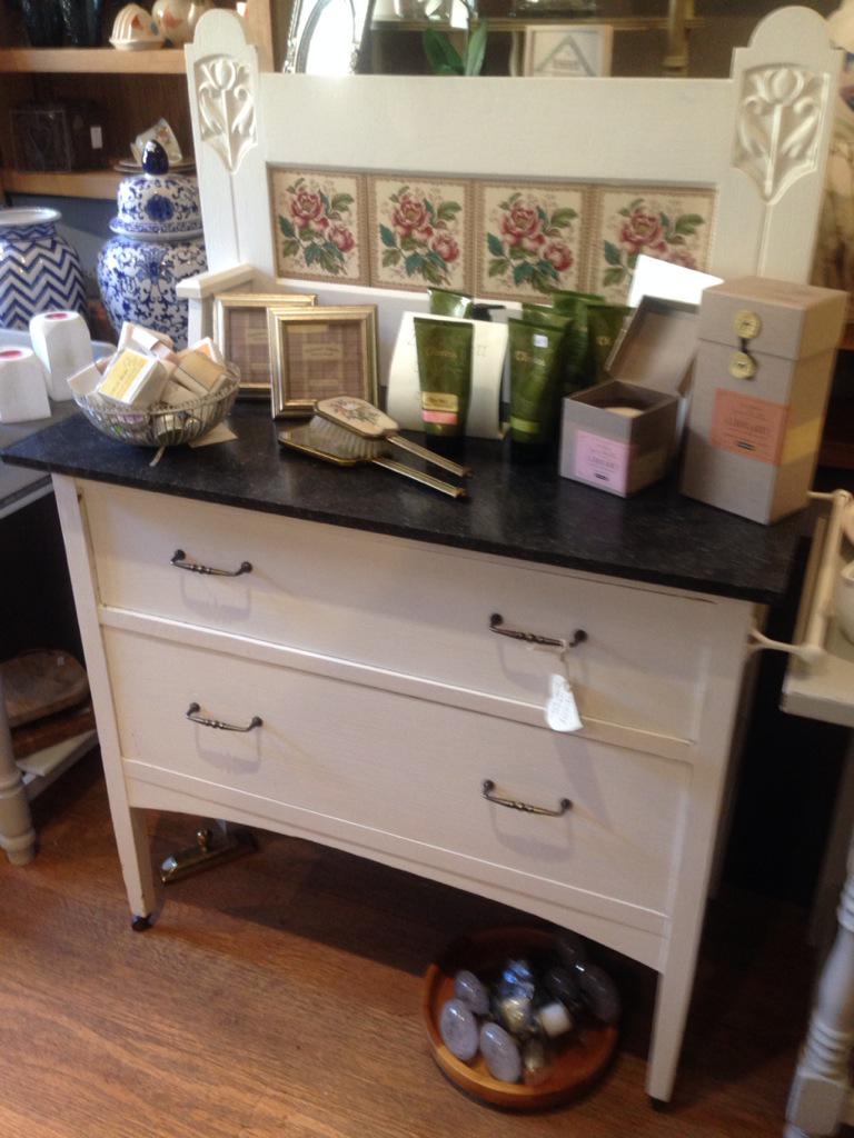 rosyinteriors's tweet photo. New stock coming soon see out new furniture next week #discoverbuxton http://t.co/tUToyNS5bl