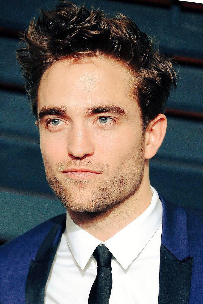 socalmom2four's tweet photo. Drive by tweet... #RobFan4Life ❤️❤️❤️❤️❤️❤️❤️❤️❤️❤️❤️ http://t.co/DBzTZsMJtb