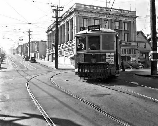 yearofthebay's tweet photo. In honor of the upcoming #MuniHeritage weekend, a look at 2000+ @SFMTAPhoto pics mapped: http://t.co/V5aVrFNTqQ http://t.co/irKKw8Fy7j