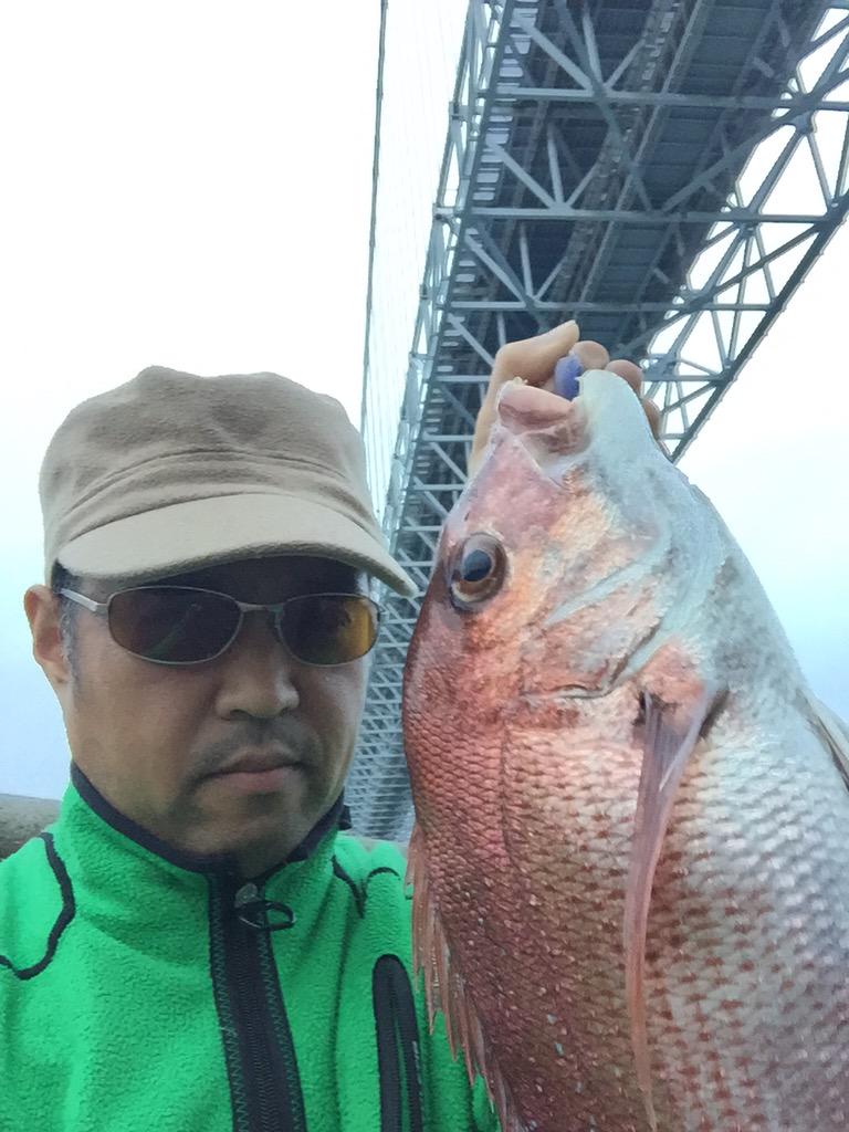Deco 尾道 向島 の因島大橋の下ですよ コマセマダイをしてる人はまずいないですね この時はイワシが湧いてルアーが効いた状況です マダイ餌釣りならタイムシの投げ釣りかフカセ釣りでチヌのゲストさん狙いですかね 餌釣りしないからワカランです M