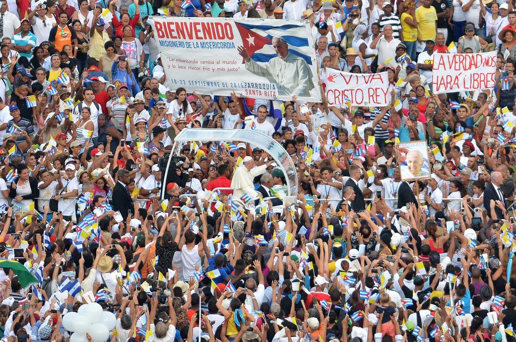 Публикая. Речь на сцене. Оратор на сцене. Публикая. Публикая.