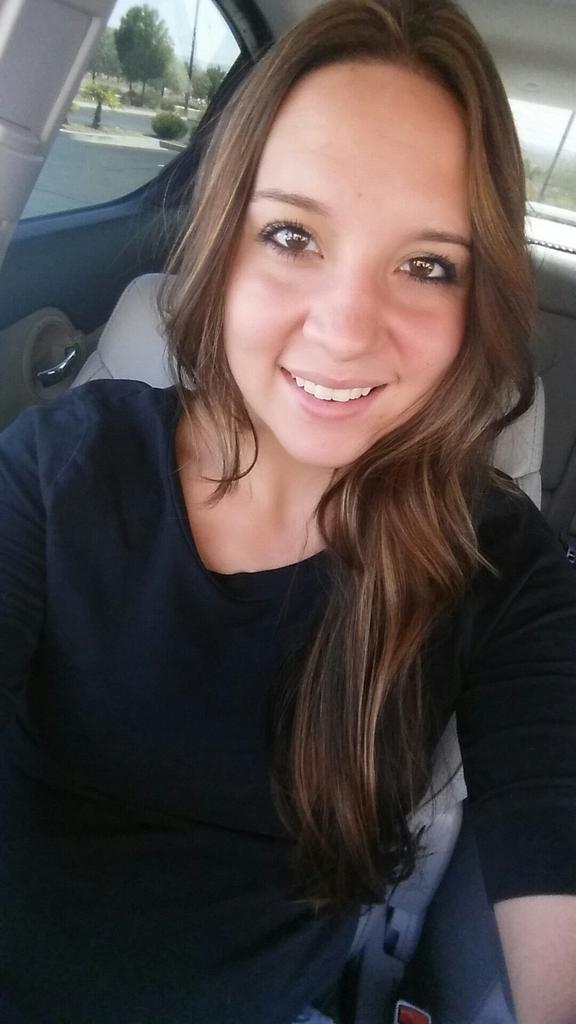 jeronscott's tweet image. Hey guess what that's my most beautiful and amazing wife. She is my everything oh yeah and she is the mom to my child