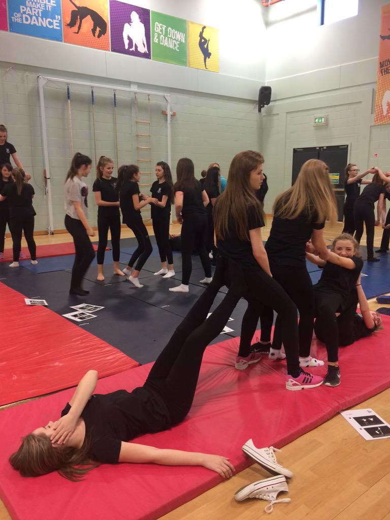 StNiniansPE's tweet image. S2 working on acrogymnastics #inmygym #create #balanceandcontrol #communication