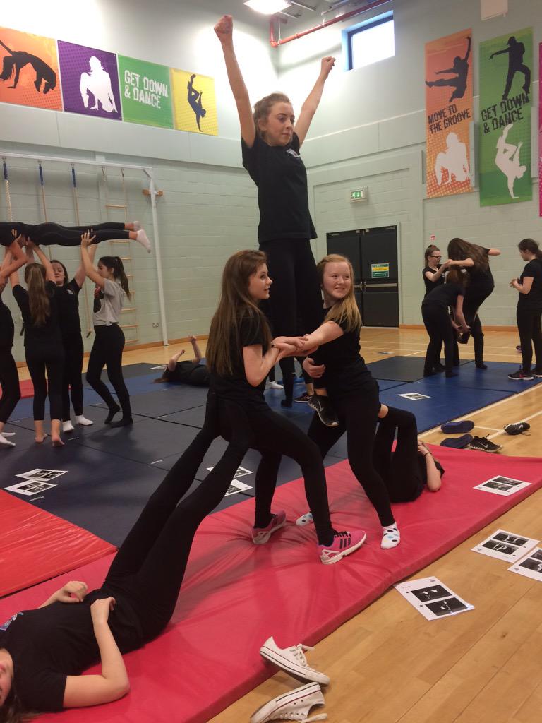 StNiniansPE's tweet image. S2 working on acrogymnastics #inmygym #create #balanceandcontrol #communication