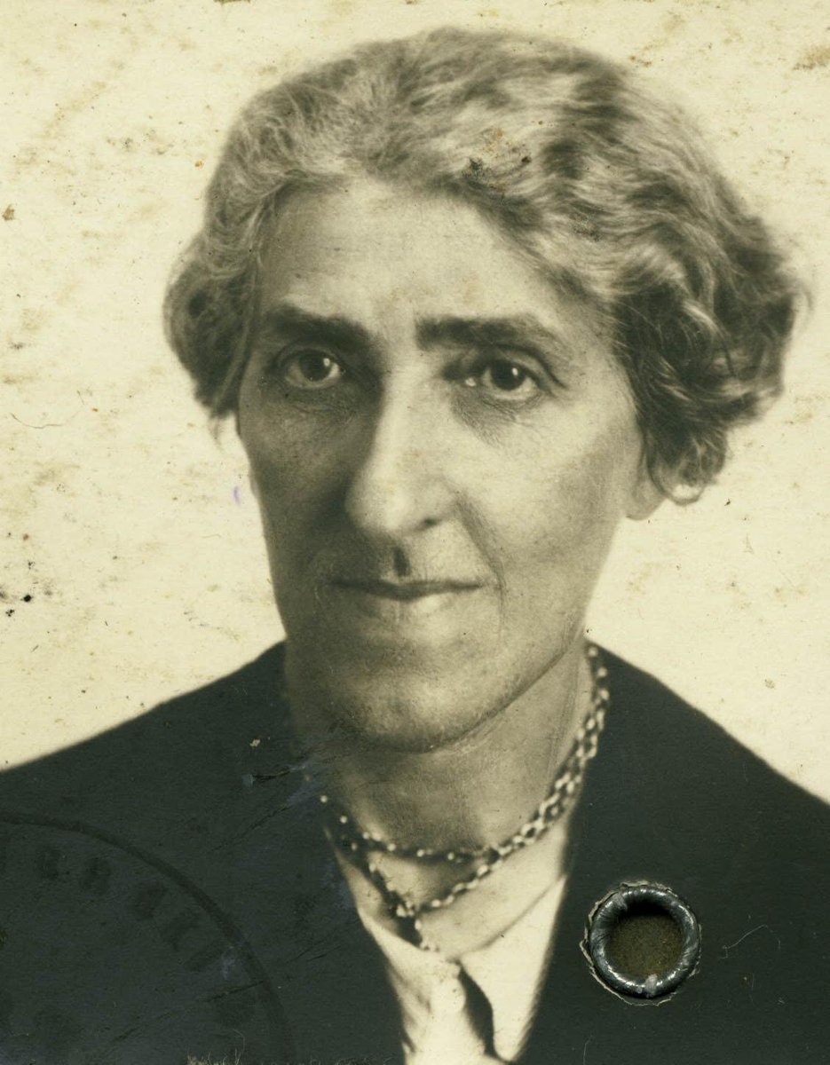 JohnsGenealogy's tweet image. Gertrude Anspachova 
b. 26 Nov 1878, Beuthen, Germany
d. 20 Jan 1942, Lodz Ghetto, Poland
#jewish #genealogy #redJ