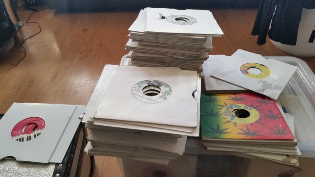bigjohnbig7464's tweet photo. 2morrow 4-7pm Uk time The Vinyl Diaries with Big John 90's:DanceHall Conciousradiotunes 102fm. Real music real vibes http://t.co/aWgpN655Dj