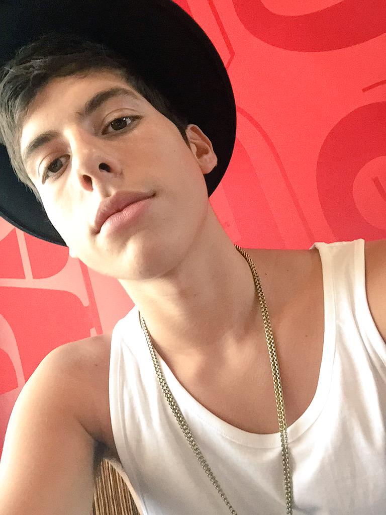matthunter123's tweet photo. ❤️ como estan mis amores ❤️ http://t.co/hkf1fcwN6I