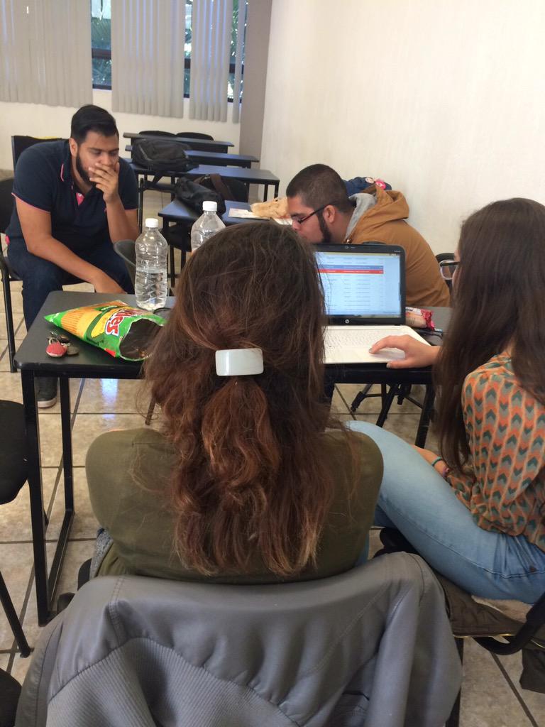 maravilla1977's tweet photo. Estudiantes de #LCYTC de la  #UADCZ en Repentina de Proyecto Académica "Cortometraje Transparencia" http://t.co/SOU6oym5Lc
