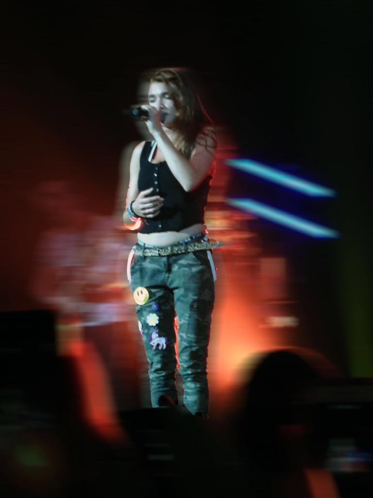 PittPilots's tweet photo. Thanks for a good show, @MisterWives!! #PittsburghLovesYou http://t.co/KUPIAI3HKU