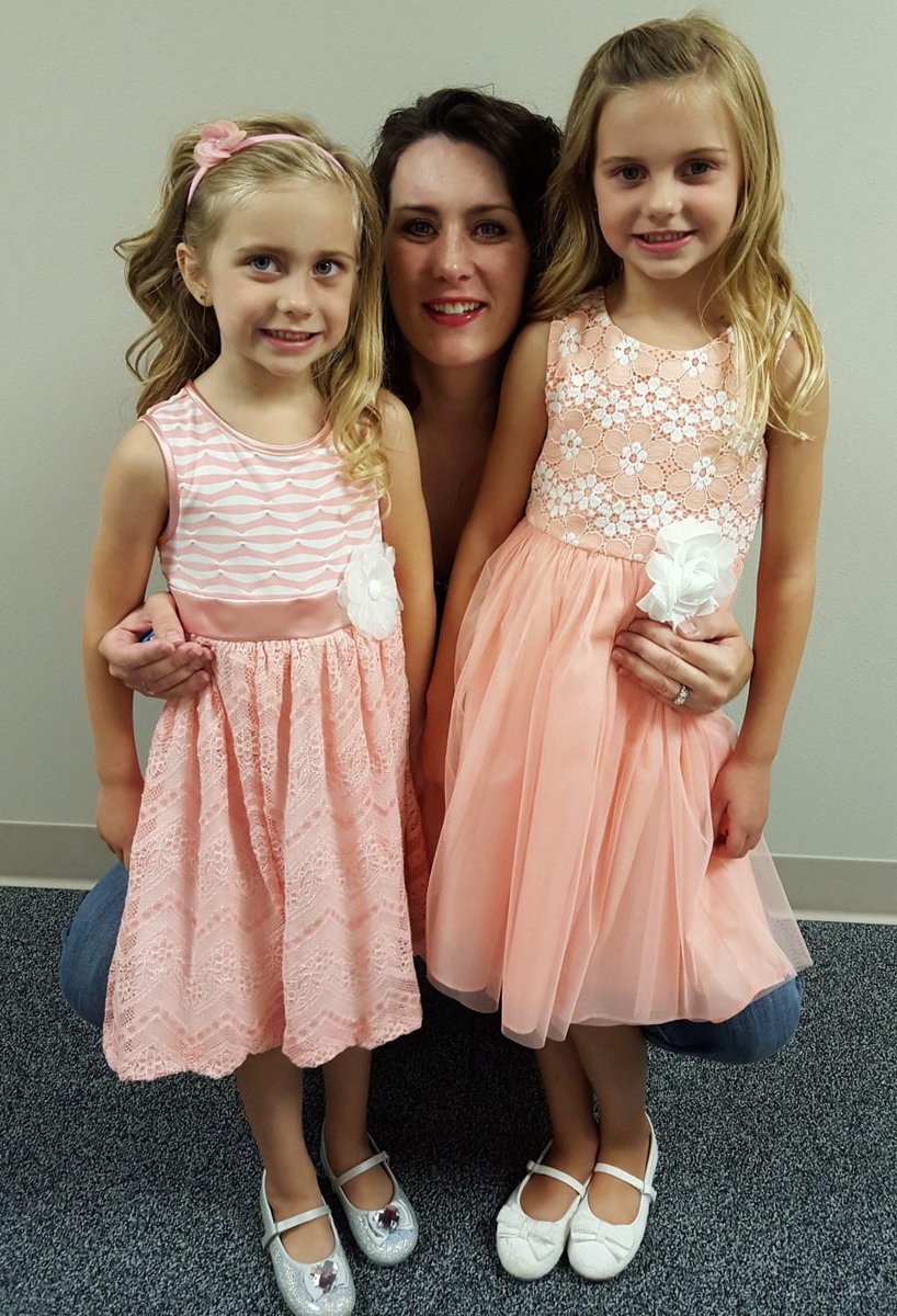 mirskiles's tweet photo. Daughter’s Day? http://t.co/oI8kgkQQ1M http://t.co/8hdVUGG6rA