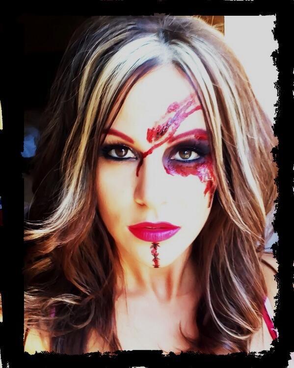 VelVelHoller's tweet photo. #TBT #Chucky meets #Beetlejuice.
@ActualALove
#QueensOfHalloween
#GoodGuys
#Halloween http://t.co/UESyTapbGL