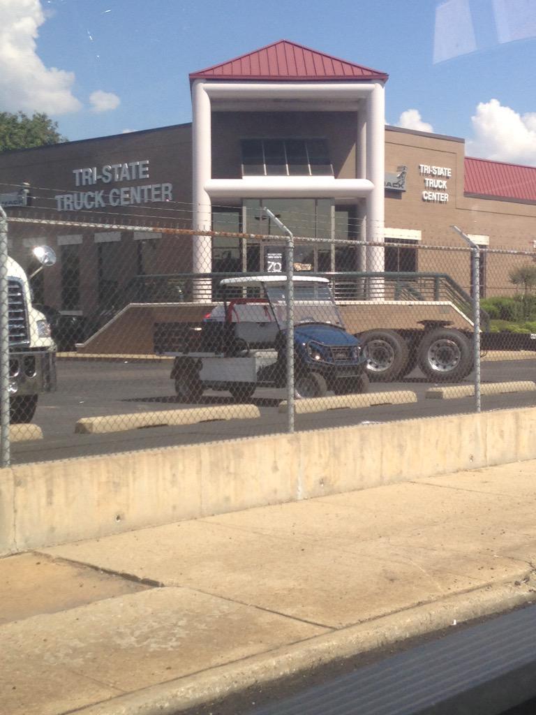 LaddsGolfCarts's tweet photo. Love driving by and seeing this sight! #CA700 http://t.co/VGNxgb6PJM