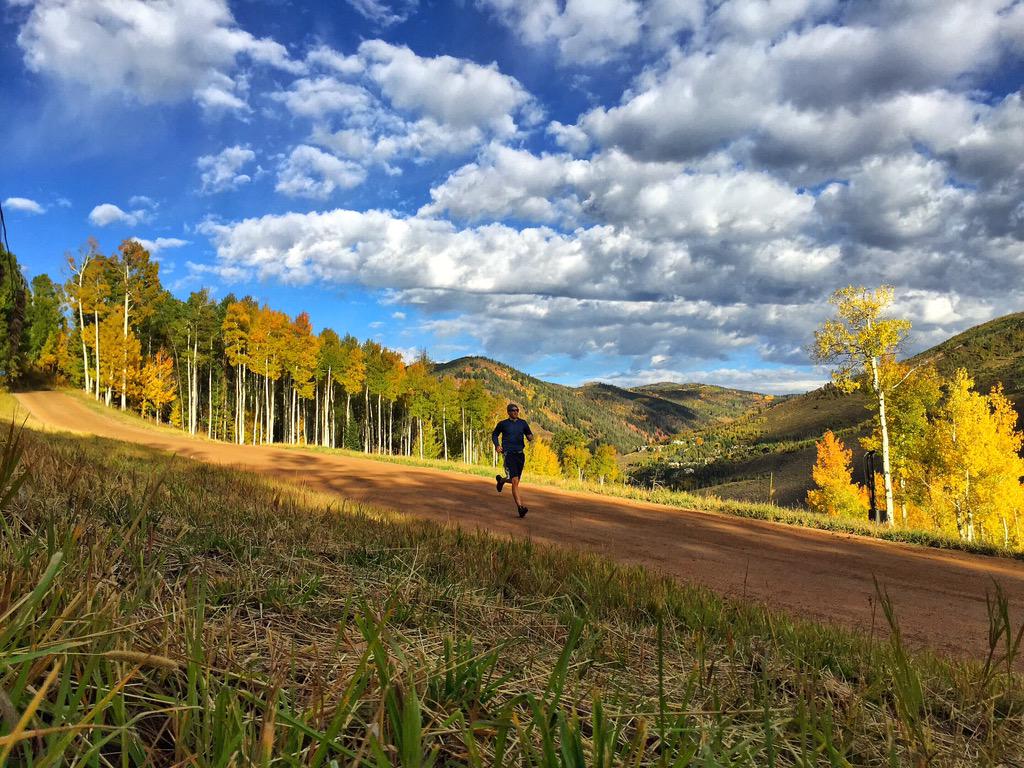 DrJonKedski's tweet image. @vailmtn #vailfall a brilliant morning for a run! #Colorado #vail #vailmtn #fall #jonsjourneys @KDVR @channel2kwgn