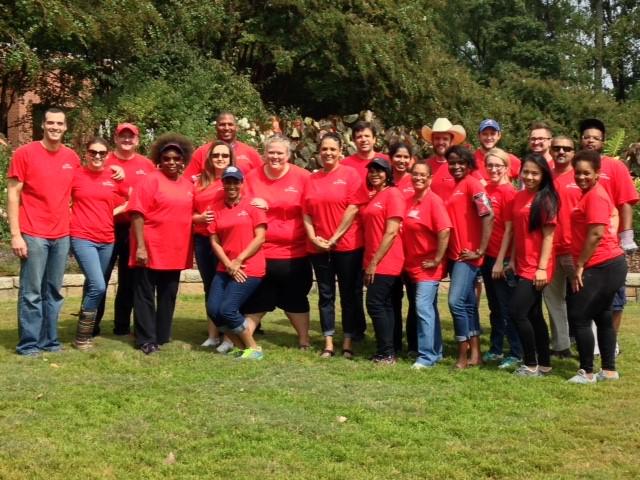 dmarkavage's tweet photo. Team volunteering at the Atl Botanic Garden today! #LNDAYOFCARING http://t.co/SmIWlDP11g