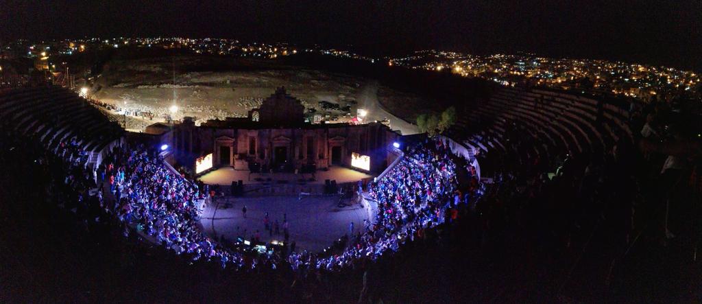 xHamzaTal's tweet photo. .@JeffreyAdamGutt &amp; @RivalCityHts live  at @RCHWorldTour w/ @HanaMalhas &amp; @ElMorabba3 in #Jerash. #ShareYourJordan http://t.co/rY5u8MBnMI