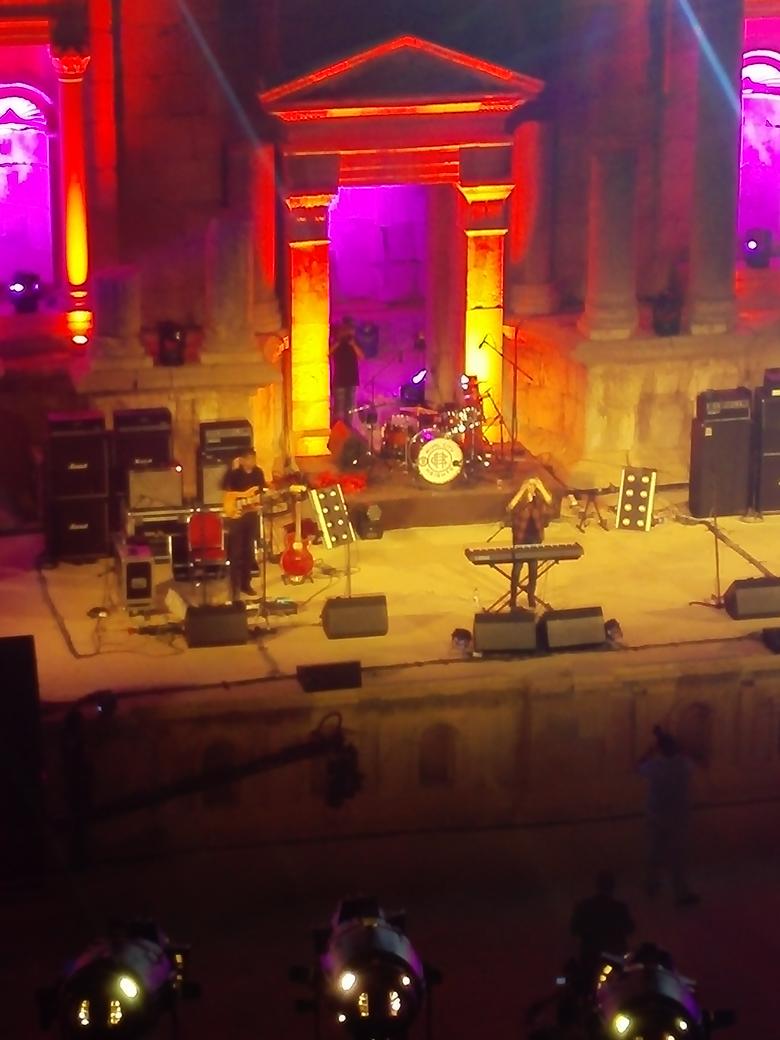 xHamzaTal's tweet photo. .@JeffreyAdamGutt &amp; @RivalCityHts live  at @RCHWorldTour w/ @HanaMalhas &amp; @ElMorabba3 in #Jerash. #ShareYourJordan http://t.co/rY5u8MBnMI