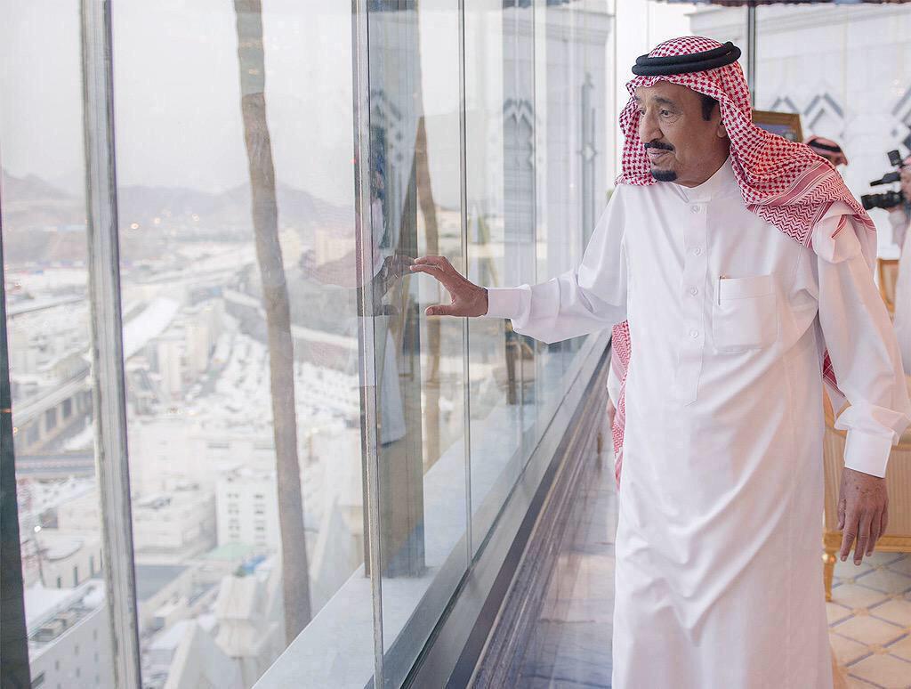 tv_wesaal's tweet photo. العاهل السعودي : أعزي نفسي وأعزيكم وحجاج بيت الله الحرام في حادثة التدافع بمنى ووجهنا لإجراء تحقيق عاجل في الحادث

. http://t.co/abvEm4mToU