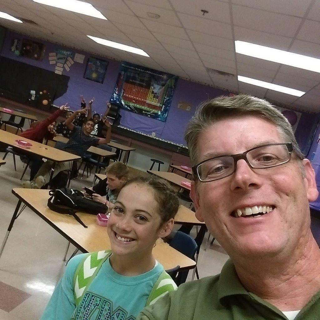 LakeviewMS's tweet photo. Thanks, Gracie, for sharing the learning objective with me! #classambassador #ezstrong #sc… http://t.co/pq4r4jnjqF http://t.co/eksOtDNOSs