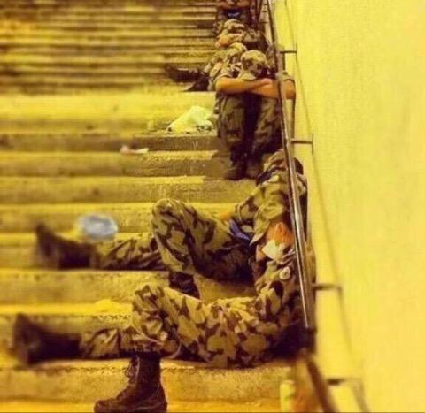 #الاداره_السعوديه_الفاشله

استـراحة الأبطال ؛ الله يكتب أجـركم ويغفـر ذنبكم 

بيض الله وجيهكم 

أشهد انكم ماقصرتوا .