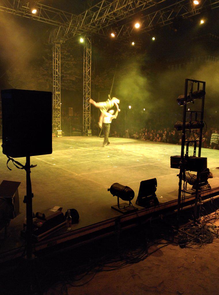 ArteagaStage's tweet photo. Tanquem aquesta edició del #FestivalMAC amb la companyia Brenda Angiel, vinguda directament des de Buenos Aires. http://t.co/VG9xE1YpiA