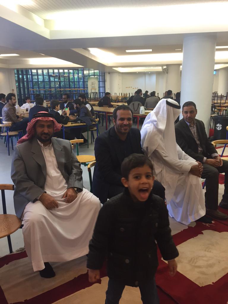 LonSaudiClub's tweet photo. افتُتح اللقاء من بعد صلاة العيد وامتد إلى قبيل صلاة الظهر ، وحضره جمع من المبتعثين والمبتعثات والموظفين السعوديين http://t.co/jX7S6pcbPh