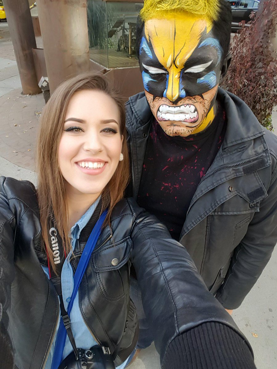 lustredust's tweet photo. #superselfie with #wolverine on our DT adventure! @EdmontonExpo @ctvedmonton @TheRealStanLee #yegcc #yeg #marvel http://t.co/qQsPgTQW2t