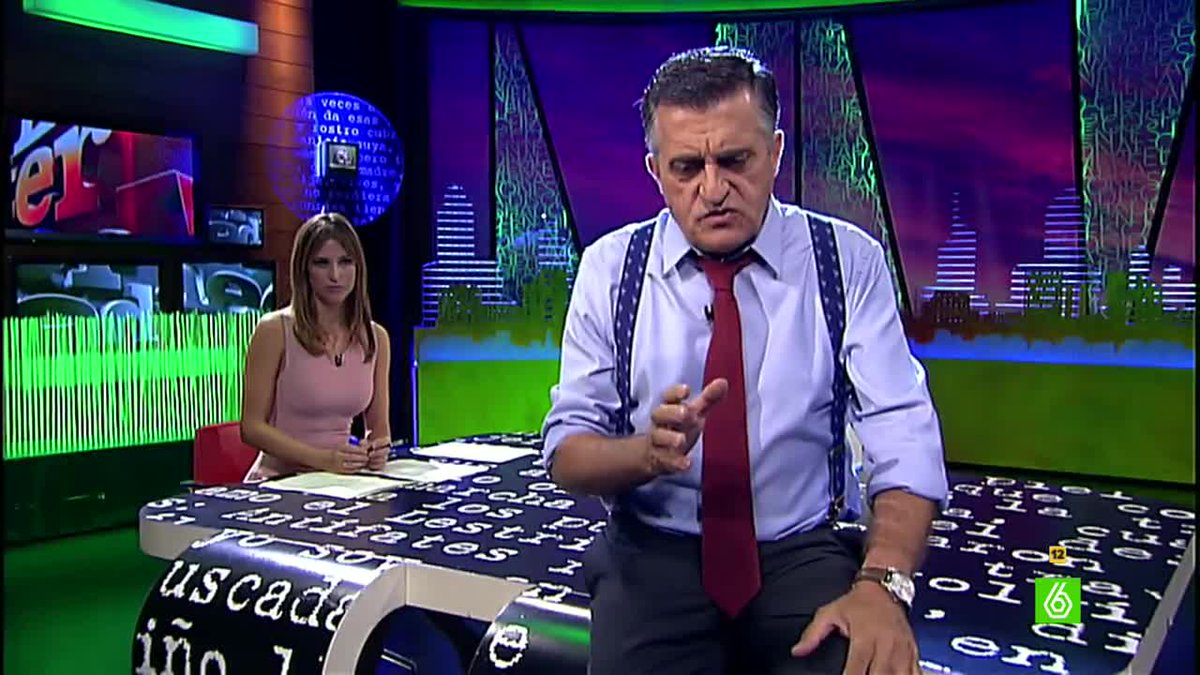 El_Intermedio's tweet photo. DIRECTO | "Un vaso es un vaso, y un plato es un plato" Pero también tenemos "el vaso-plato" http://t.co/wB7srLE0ho http://t.co/BxPklYliL4